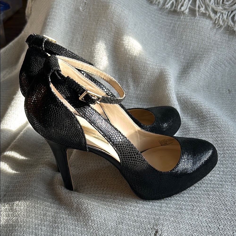 I.N.C. International Concepts | Lucey Black Snakeskin Pattern Pumps | Size 8.5